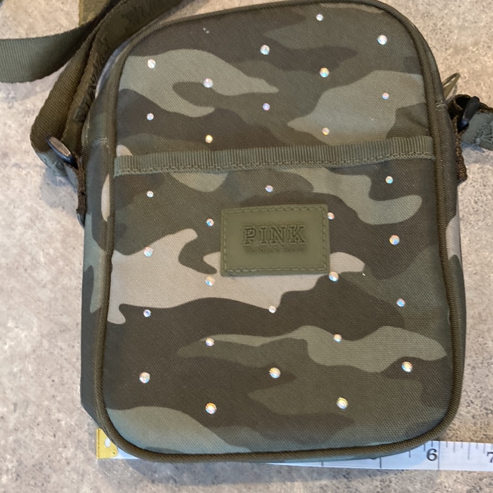 Pink victoria’s Secret camouflage crossbody handbag in excellent condition. - Picture 4 of 11